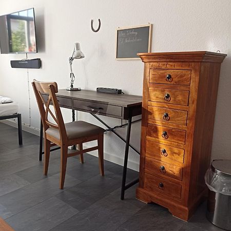 Privates Gaestezimmer In Altemburgo Exterior foto